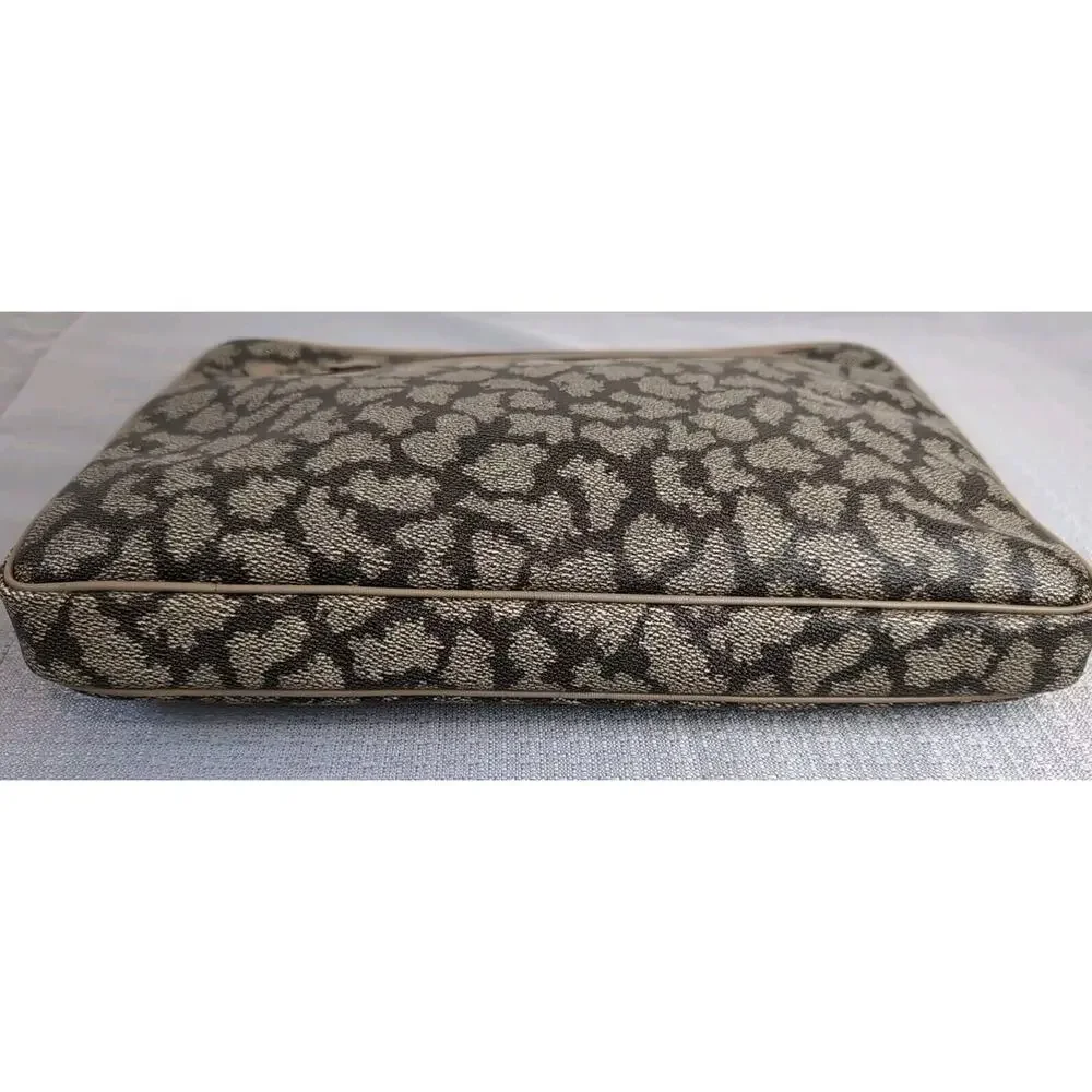 YVES SAINT LAURENT Large Clutch Style Giraffe Pattern
